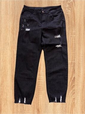 Women’s Black Distressed Jeans